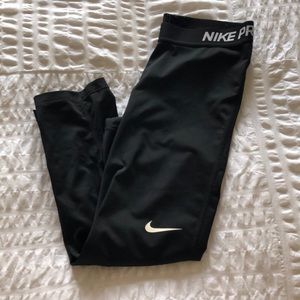 Nike pro quarter length leggings